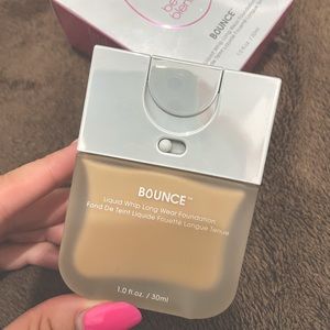✨Beauty Blender Bounce Foundation Blend 3.30 w/o✨
